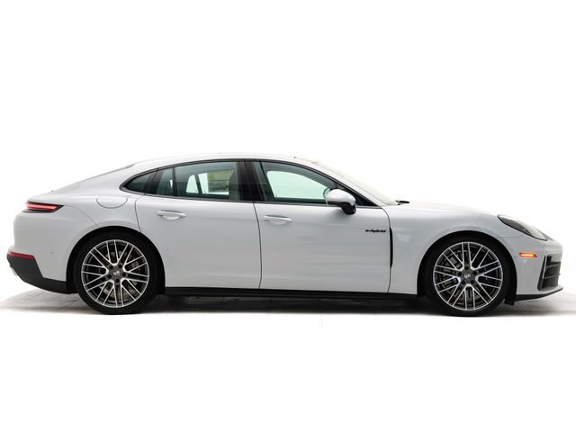 Certified 2025 Porsche Panamera 4 E-Hybrid AWD/4WD image 32