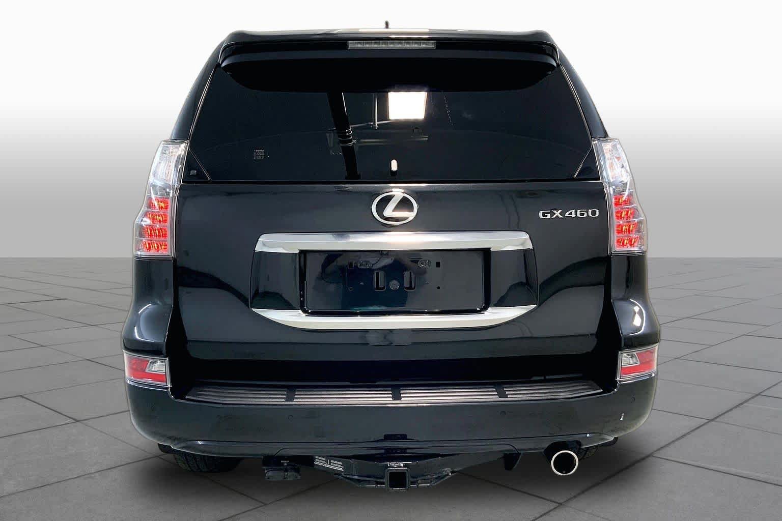 Used 2023 Lexus GX 460 Premium w/ Premium Package AWD/4WD image 4
