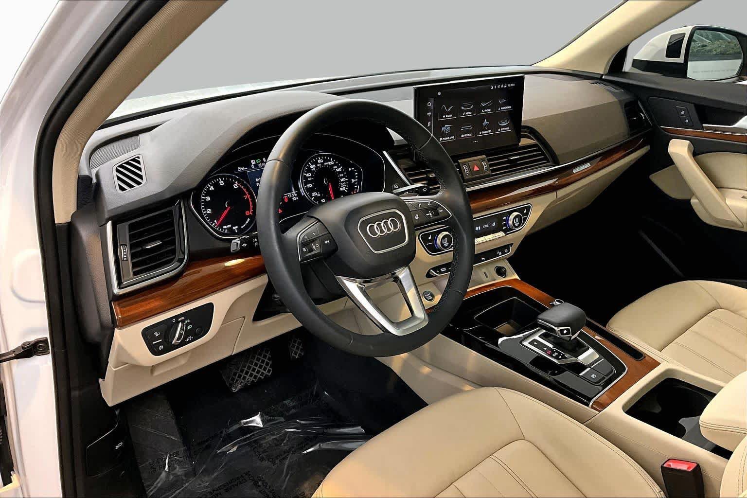 Used 2023 Audi Q5 2.0T Premium w/ Convenience Package AWD/4WD image 18