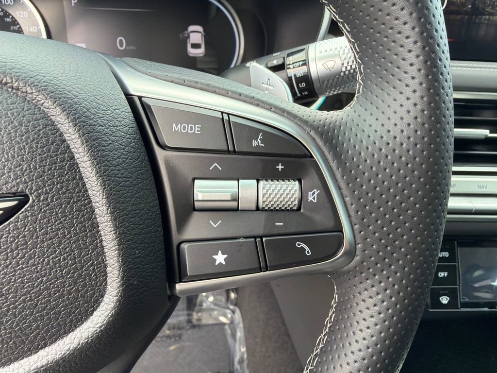 Used 2026 Genesis G70 2.5T RWD image 25