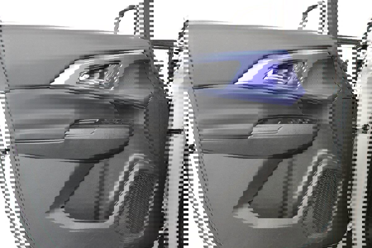 Used 2024 Chevrolet Equinox EV LT image 6