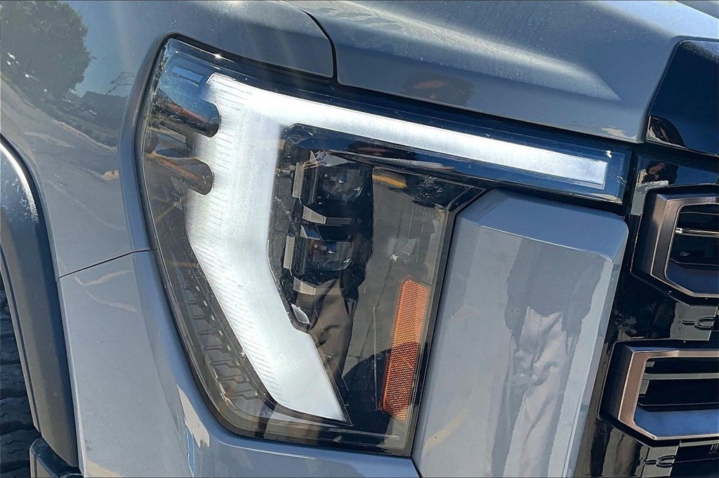 Used 2024 GMC Sierra 2500 AT4X w/ AT4X AEV Edition image 30