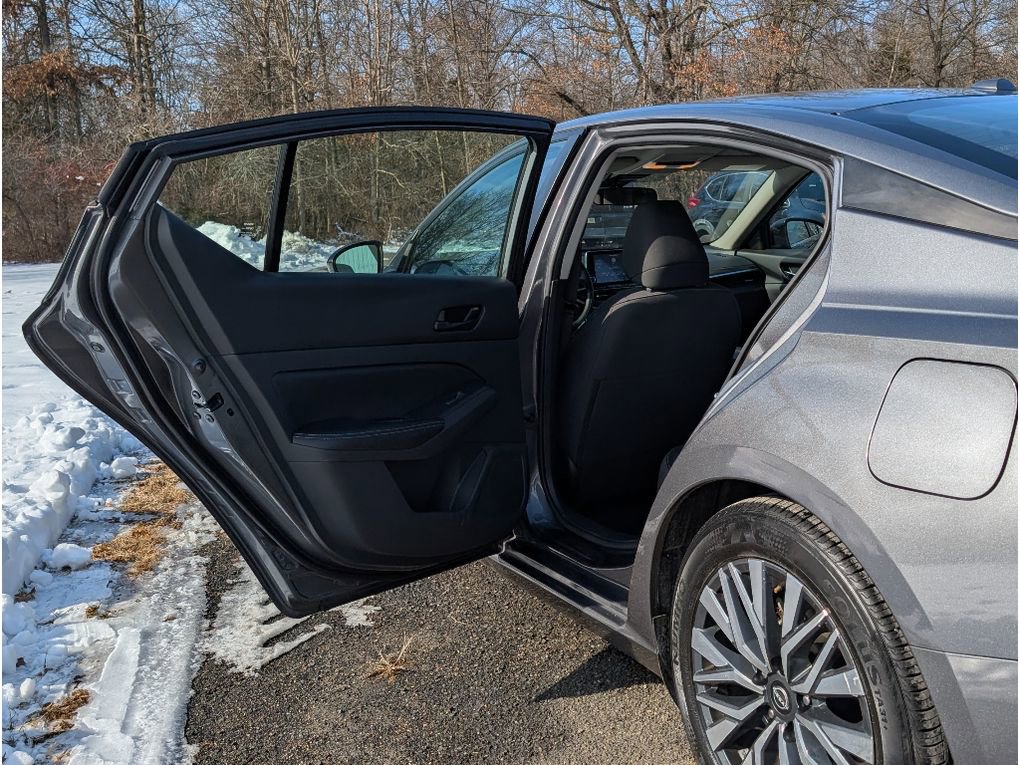 Used 2024 Nissan Altima 2.5 SV image 10