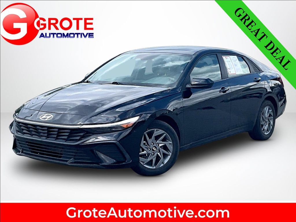 Used 2024 Hyundai Elantra SEL FWD image 1