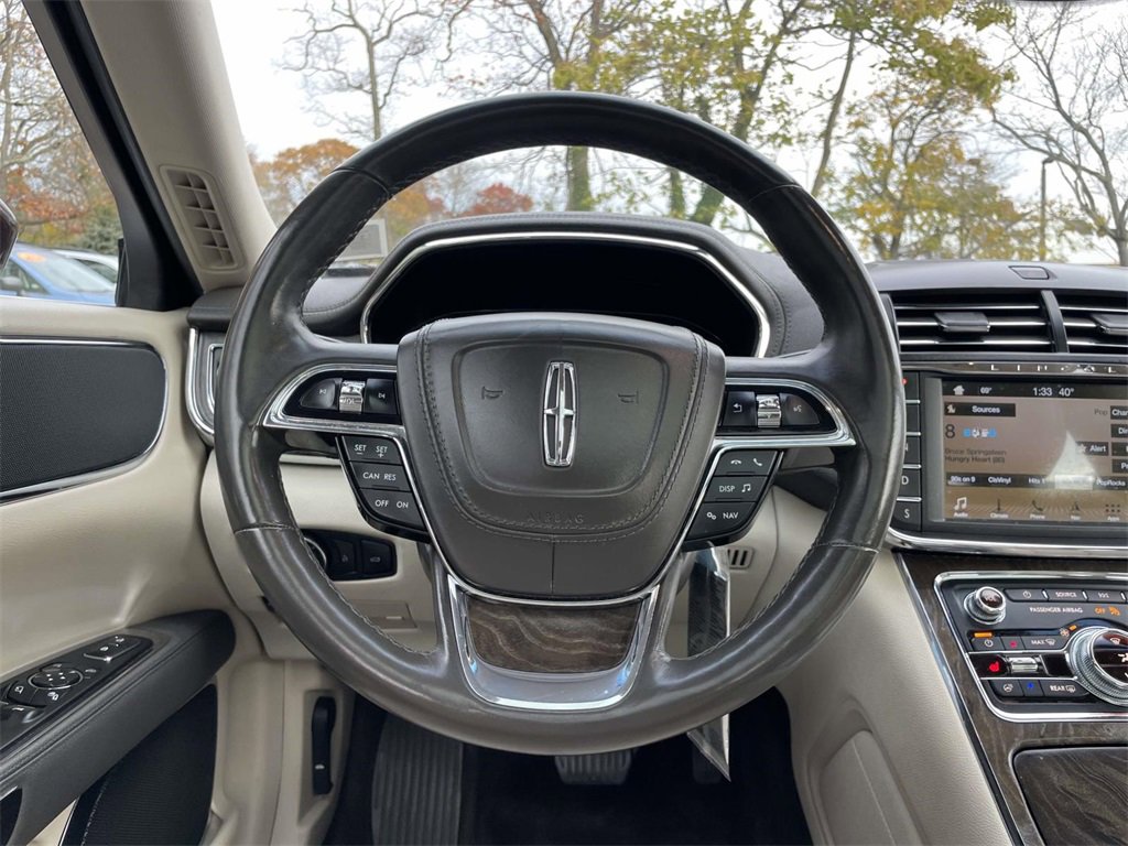 Used 2017 Lincoln Continental Select w/ Climate Package image 18