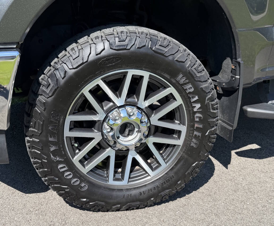 Used 2017 Ford F250 Lariat w/ Lariat Ultimate Package AWD/4WD image 17