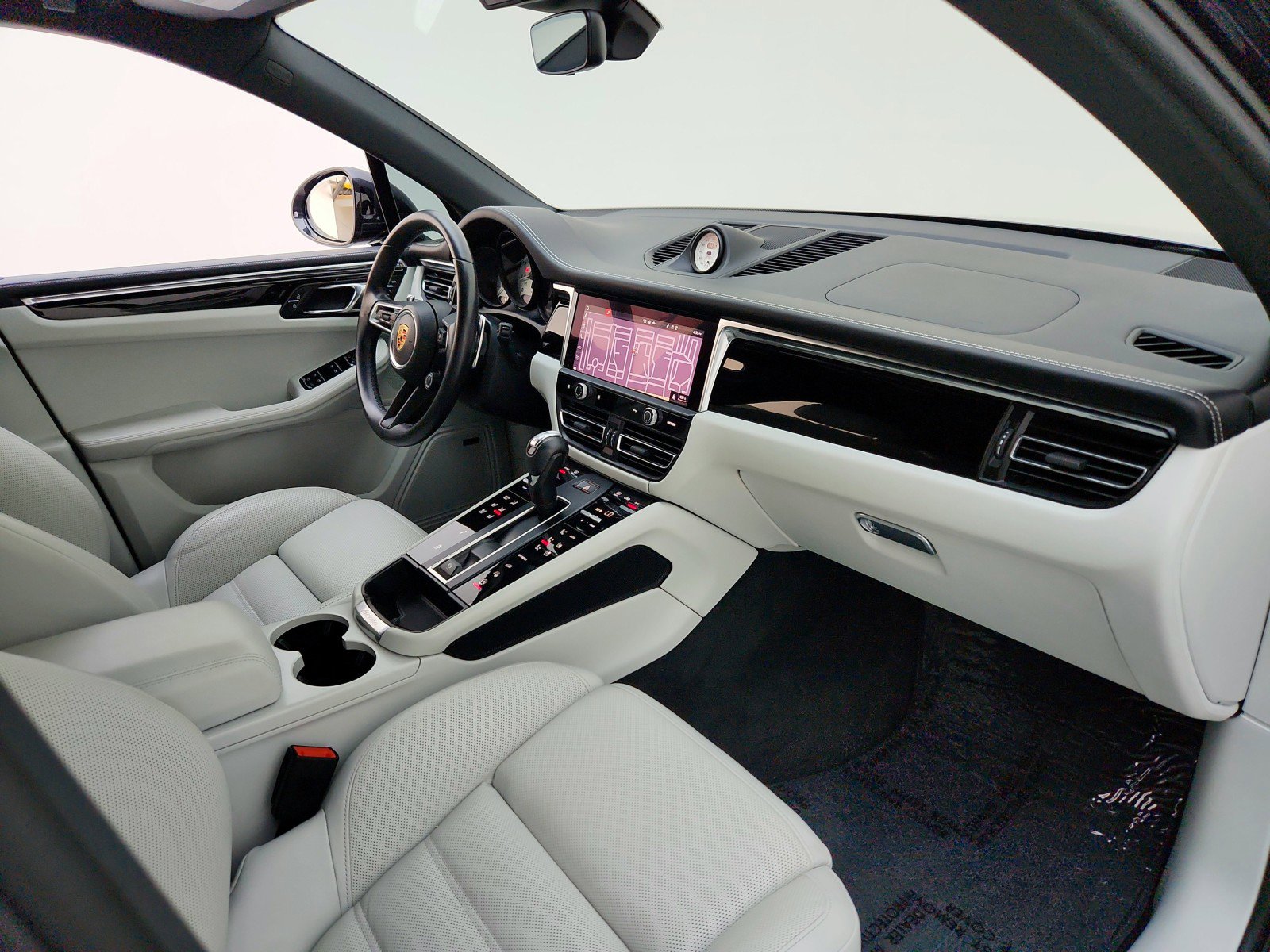 Used 2024 Porsche Macan S AWD/4WD image 29