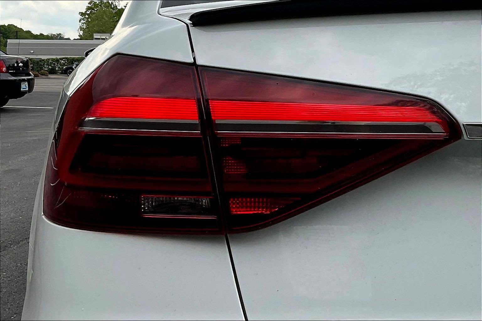 Used 2019 Volkswagen Passat 2.0T SE R-Line FWD image 24