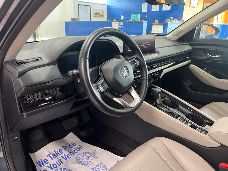 Used 2023 Honda Accord Touring image 17