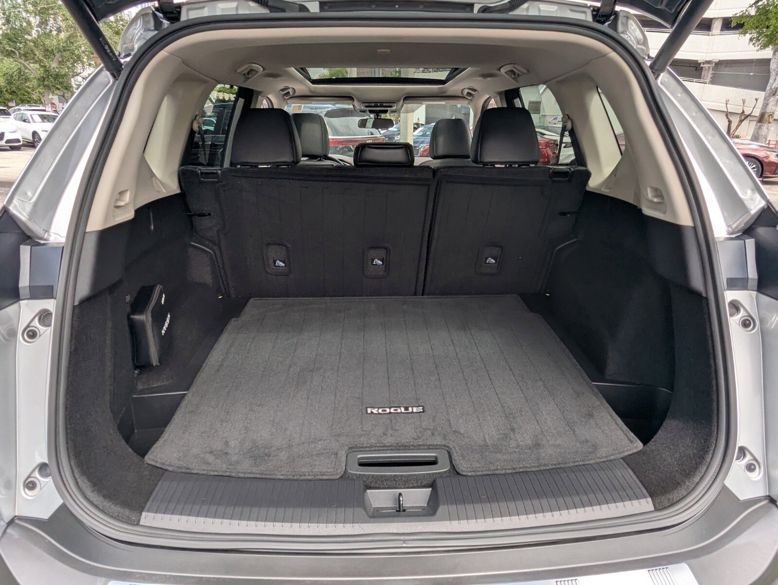 Certified 2023 Nissan Rogue SV w/ SV Premium B Package FWD image 16