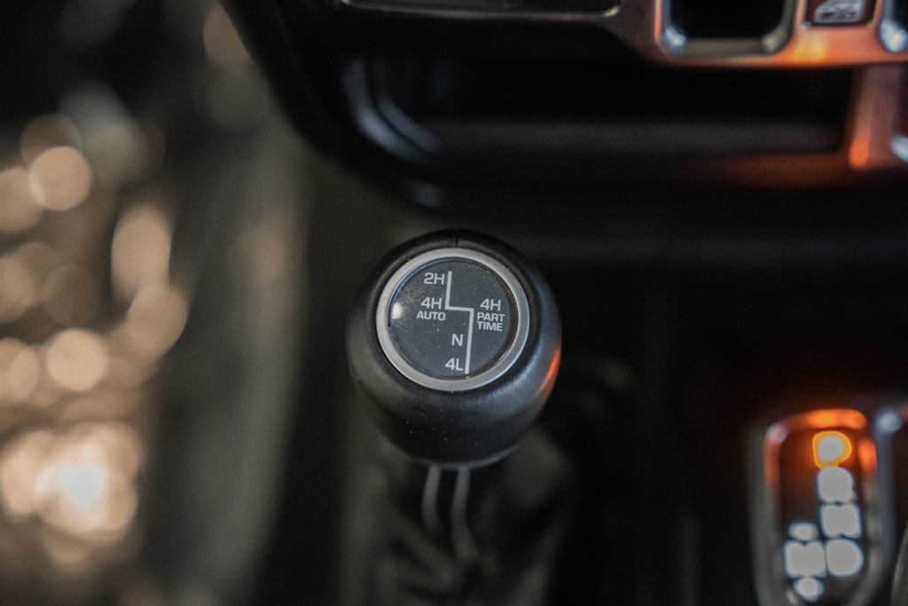 Used 2023 Jeep Wrangler Unlimited Sahara w/ Cold Weather Group AWD/4WD image 27