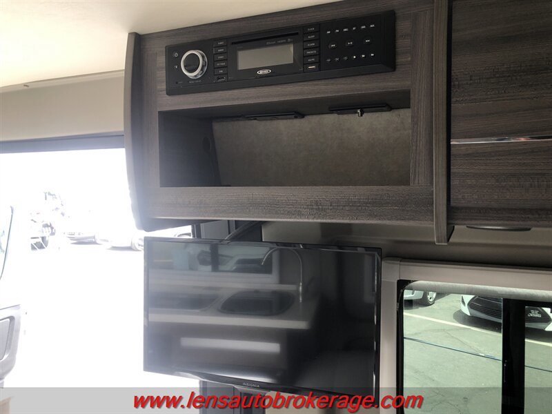 Used 2019 RAM ProMaster 3500 w/ Premium Appearance Group FWD image 20