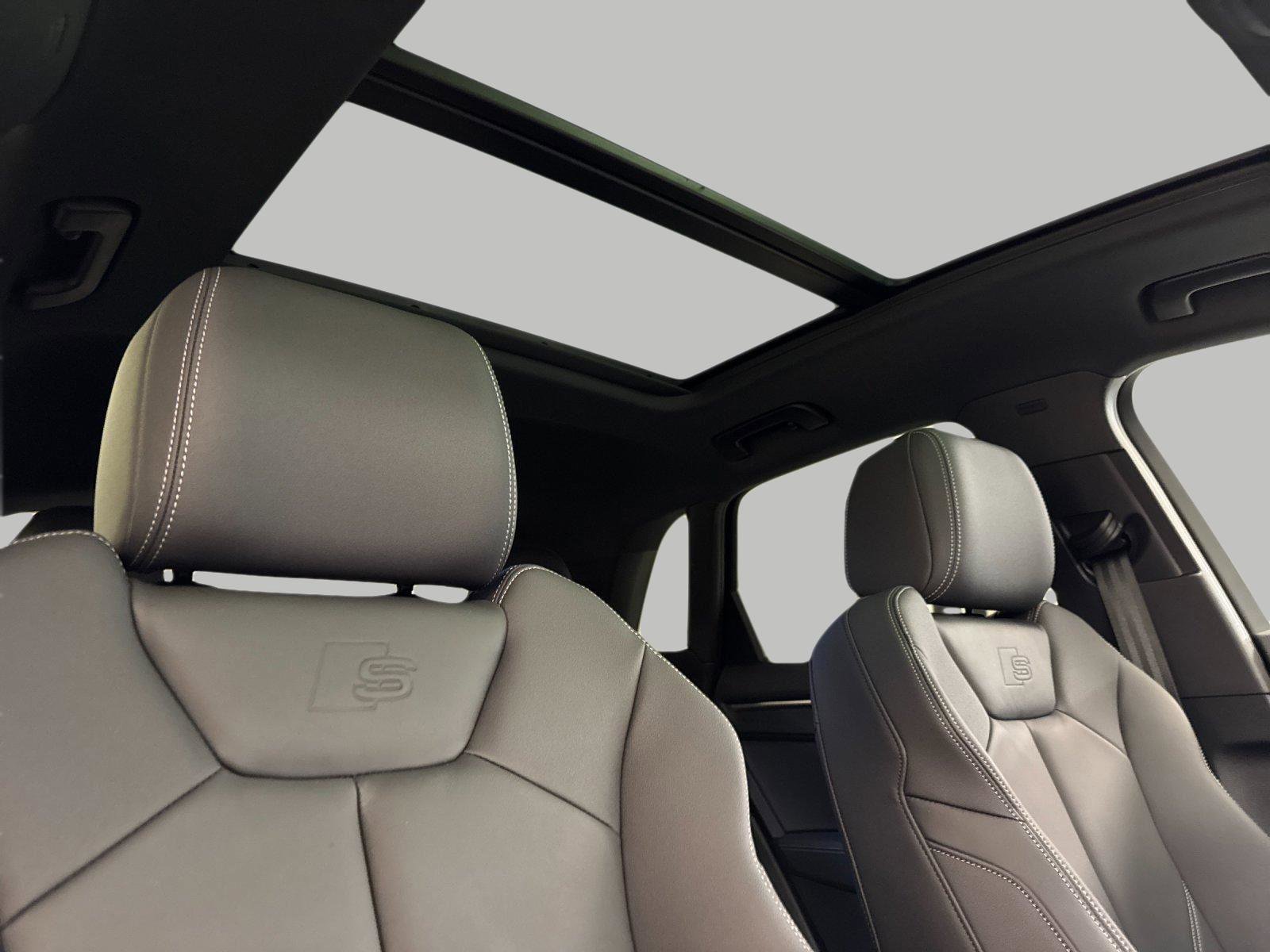 Certified 2025 Audi Q3 2.0T Premium w/ Convenience Package image 17