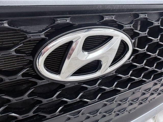 Used 2018 Hyundai Kona SEL w/ SEL Tech Package 02 FWD image 11