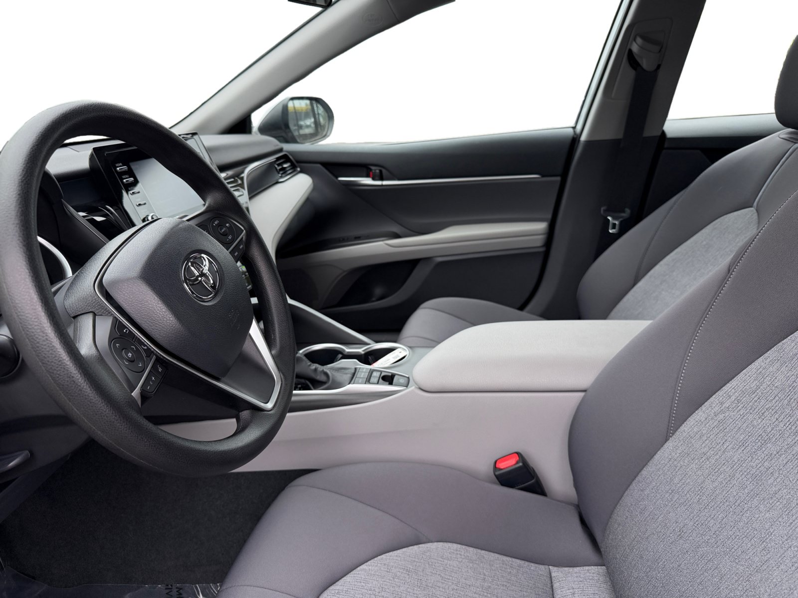 Used 2023 Toyota Camry LE FWD image 9