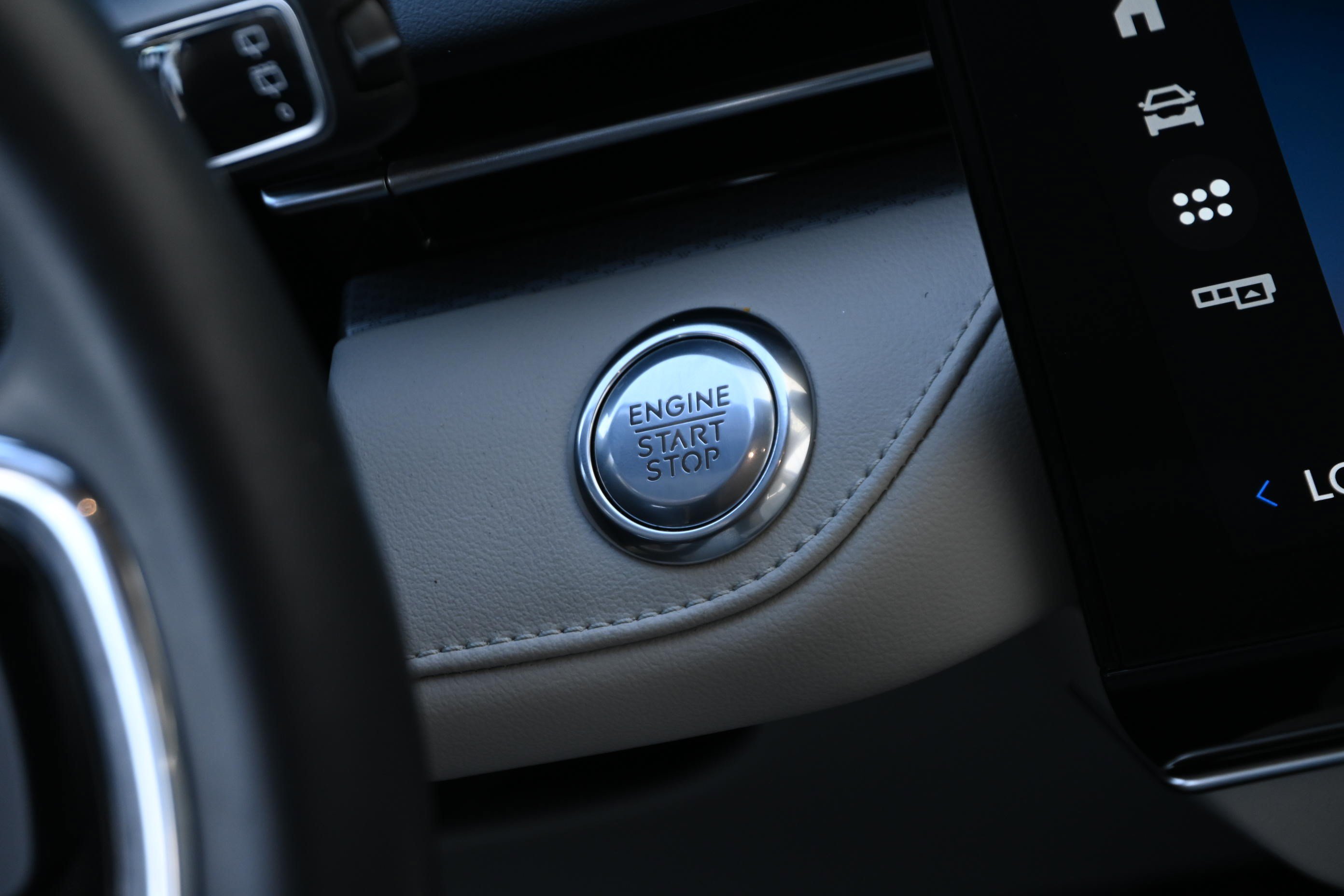 Used 2026 Lincoln Nautilus Premier AWD/4WD image 34