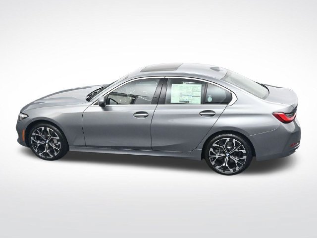 New 2026 BMW 330i xDrive Sedan w/ Premium Package AWD/4WD image 29