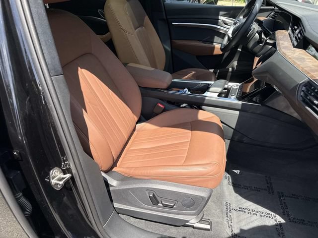 Used 2022 Audi e-tron Premium AWD/4WD image 9