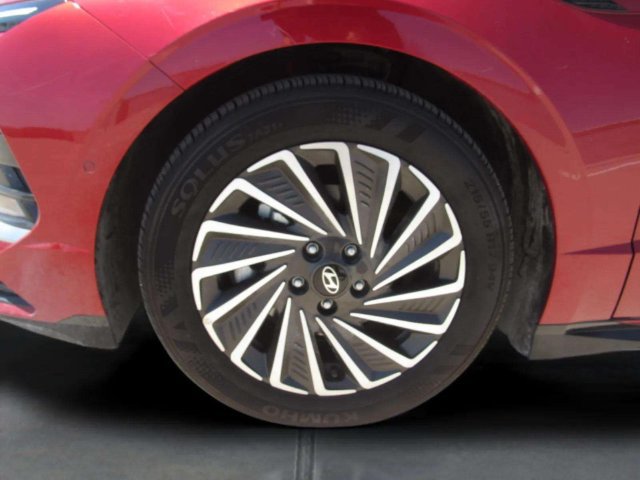 Used 2026 Hyundai Sonata Limited FWD image 4
