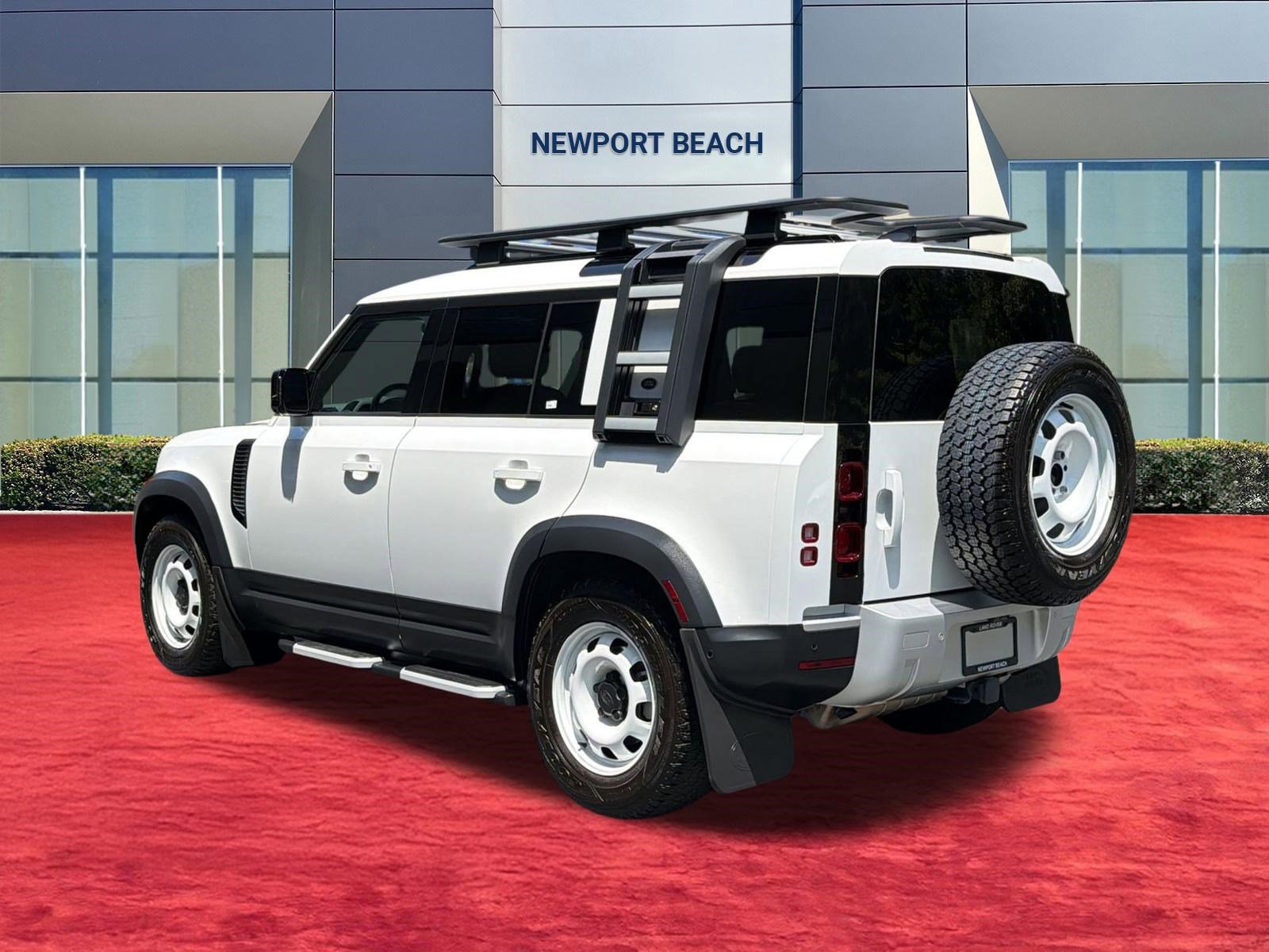 Used 2023 Land Rover Defender 110 S AWD/4WD image 3