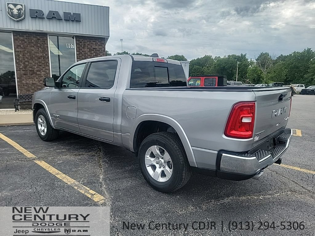 Used 2025 RAM 1500 Big Horn AWD/4WD image 4