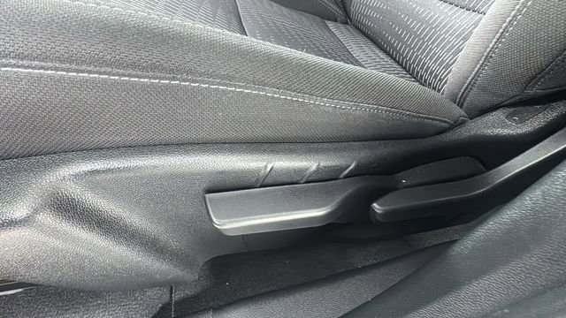 Used 2025 Chevrolet Equinox LT image 11