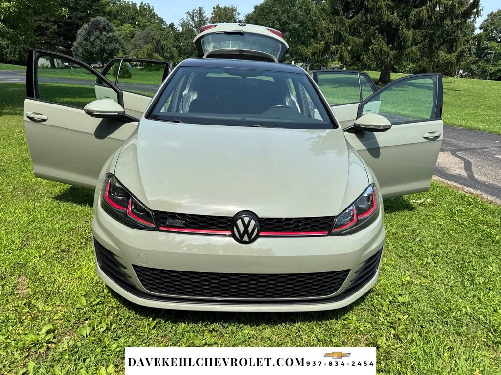 Used 2017 Volkswagen Golf 4-Door FWD image 28
