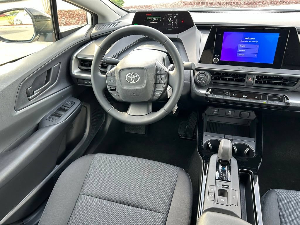Used 2025 Toyota Prius LE FWD image 9