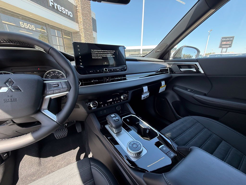 New 2026 Mitsubishi Outlander LE FWD image 24