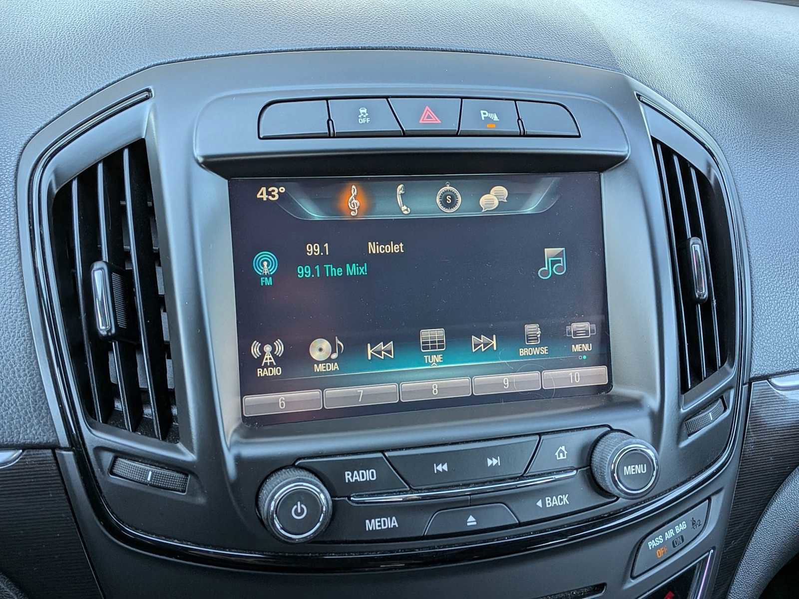 Used 2016 Buick Regal Premium image 26