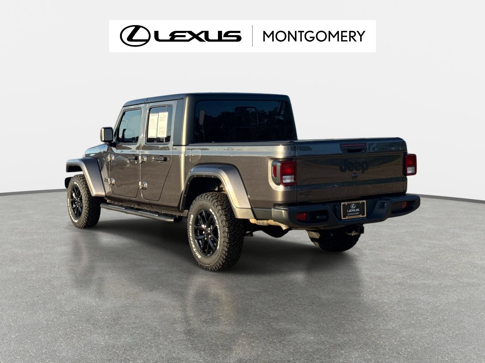 Used 2022 Jeep Gladiator Sport AWD/4WD image 5