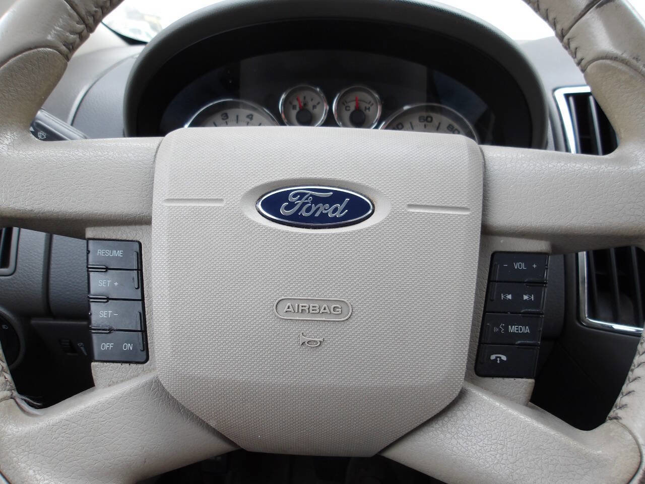 Used 2009 Ford Edge SEL image 17