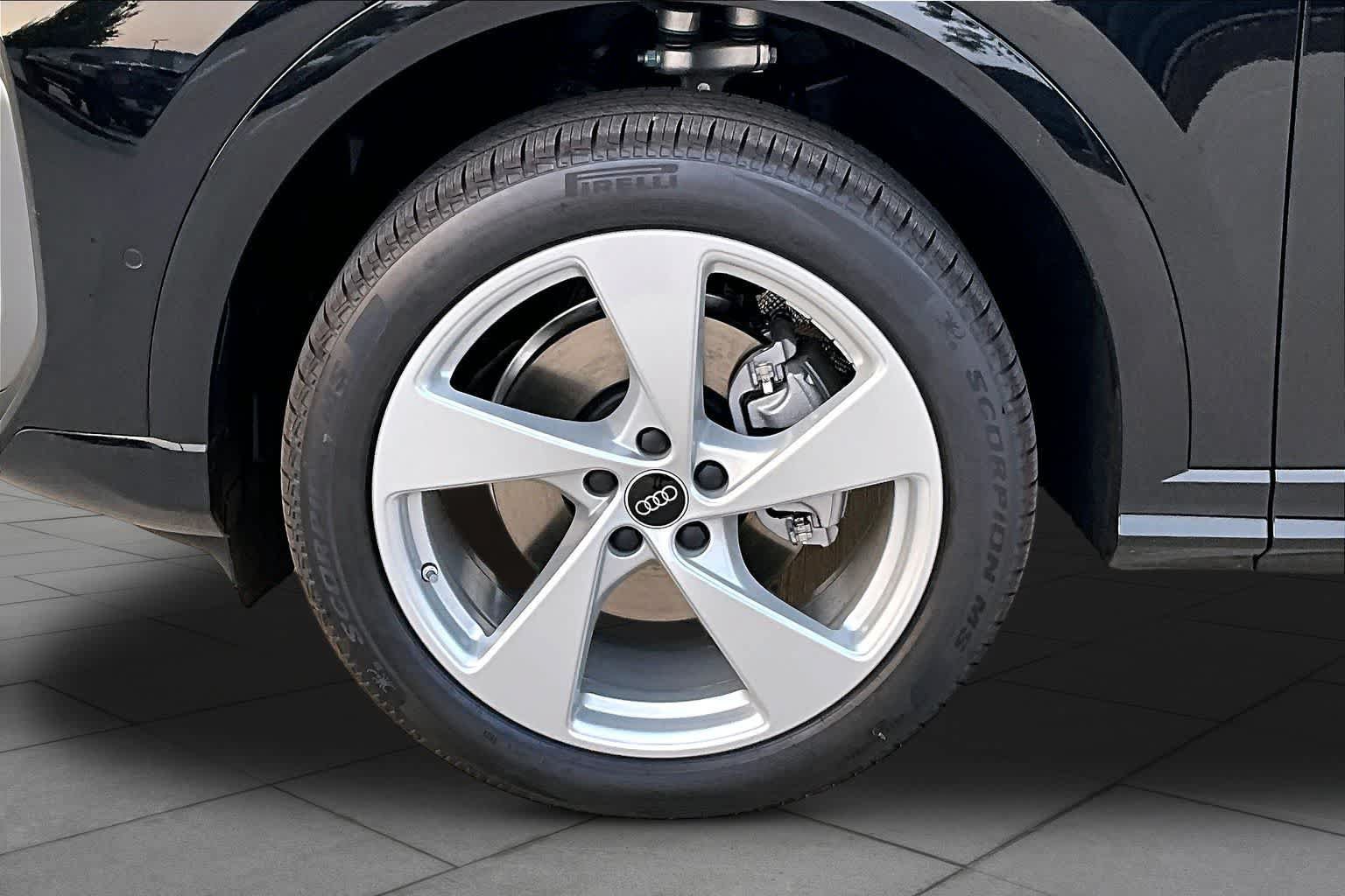 New 2026 Audi Q5 Premium Plus AWD/4WD image 11