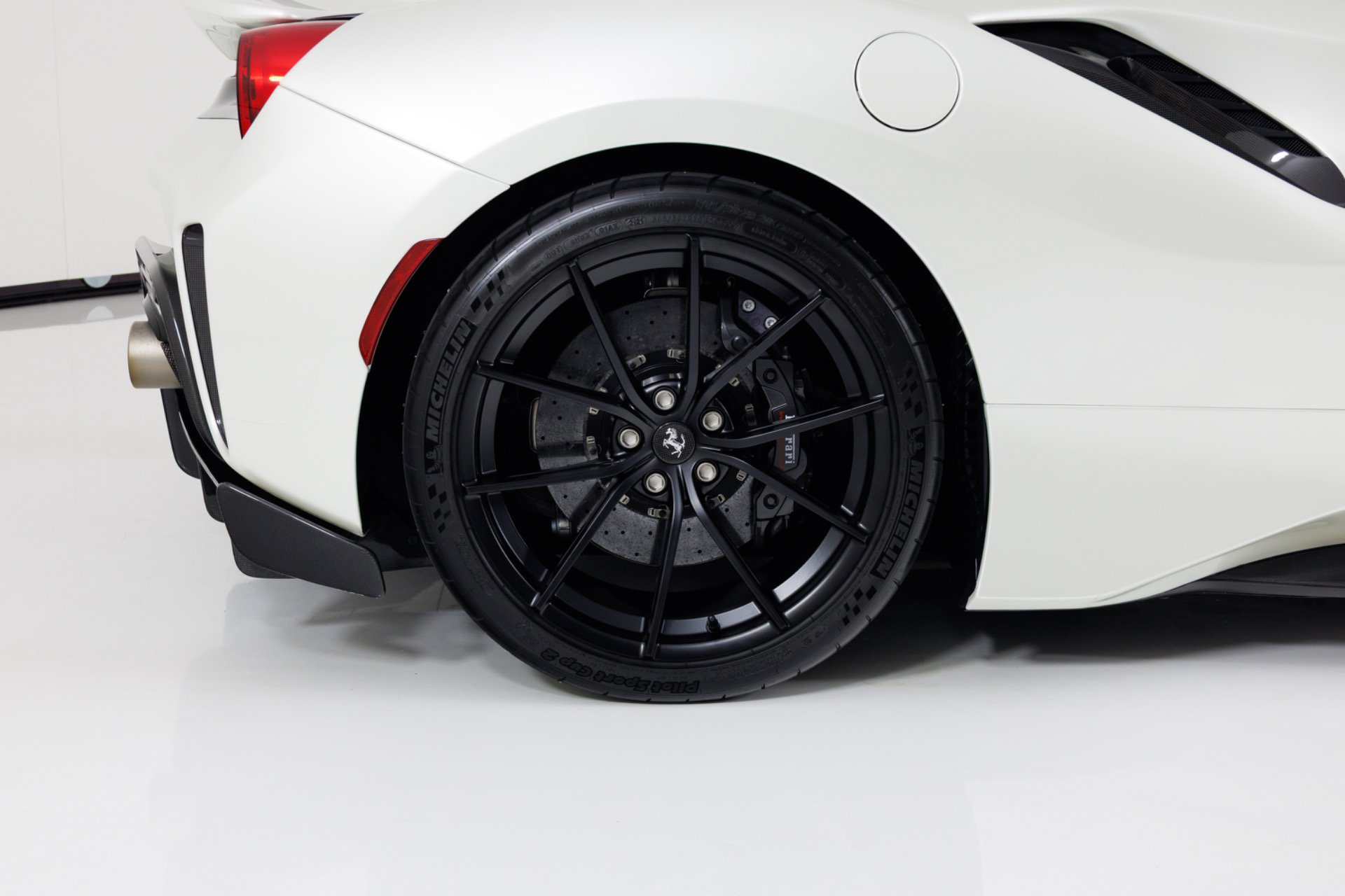 Used 2020 Ferrari 488 Pista Coupe RWD image 11