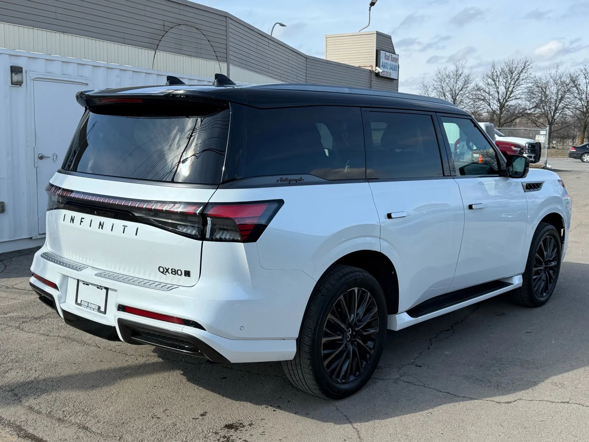 Used 2025 INFINITI QX80 Autograph image 12