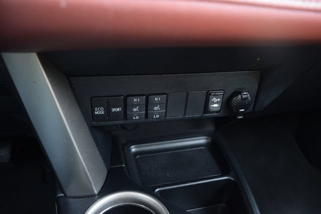 Used 2013 Toyota RAV4 Limited AWD/4WD image 11
