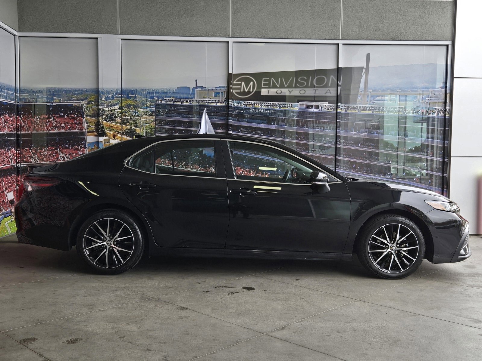 Certified 2024 Toyota Camry SE image 4