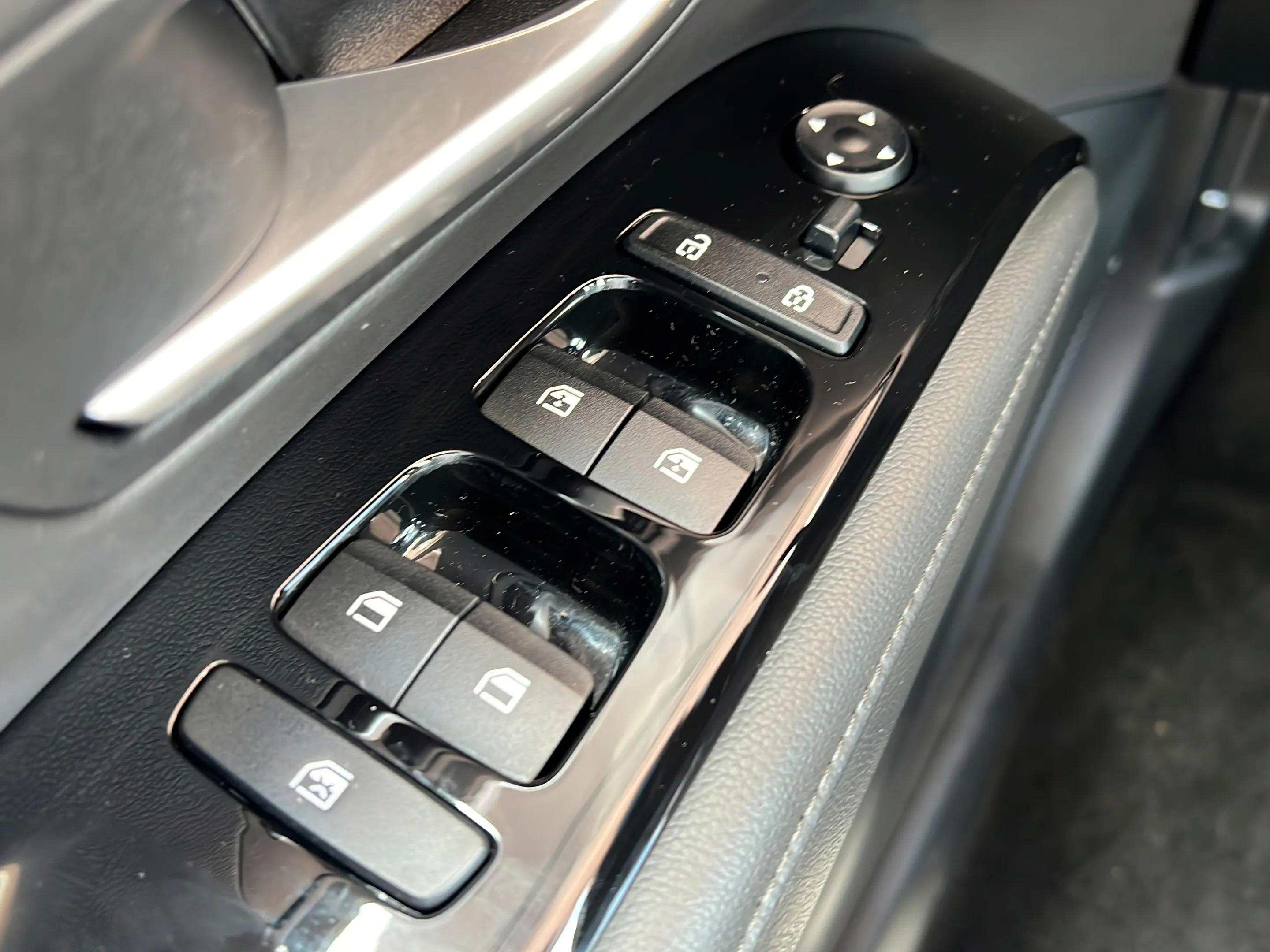 Certified 2024 Hyundai Tucson Limited FWD image 9