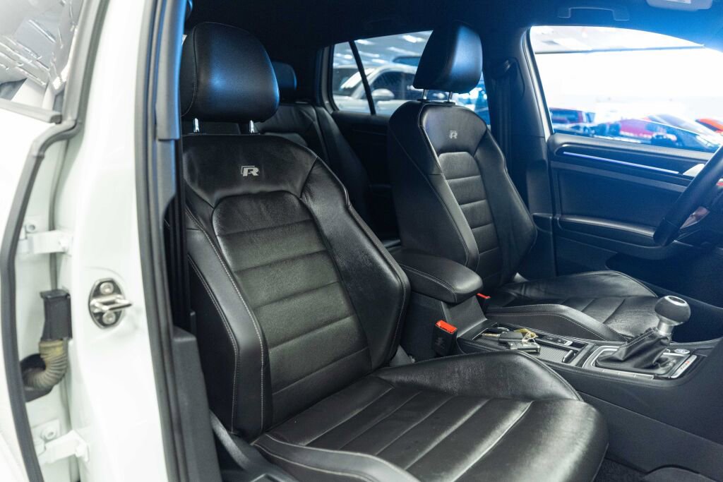 Used 2016 Volkswagen Golf R 4-Door image 13