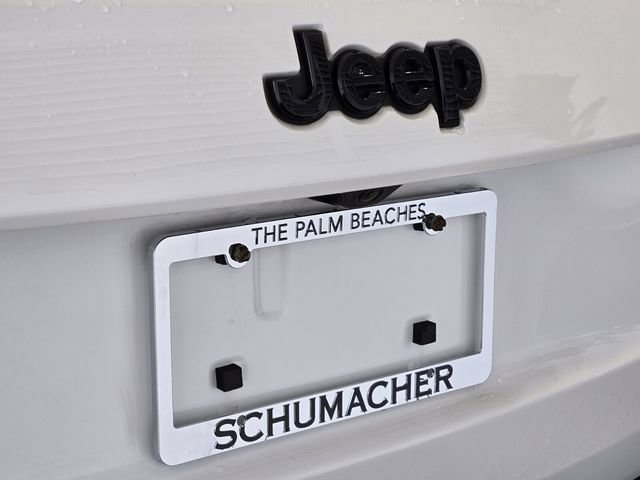 Used 2019 Jeep Grand Cherokee Altitude image 10