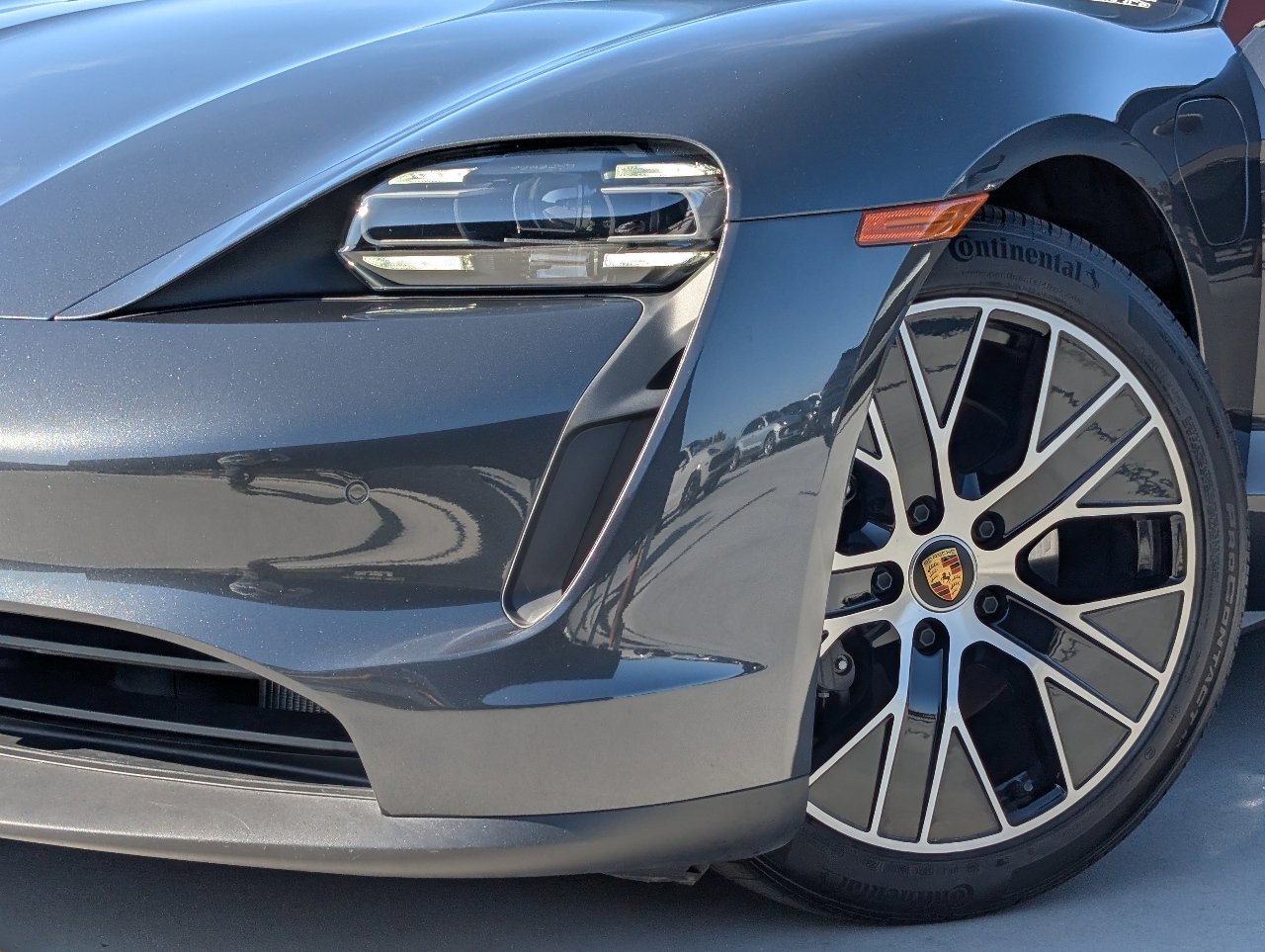 Used 2024 Porsche Taycan image 10