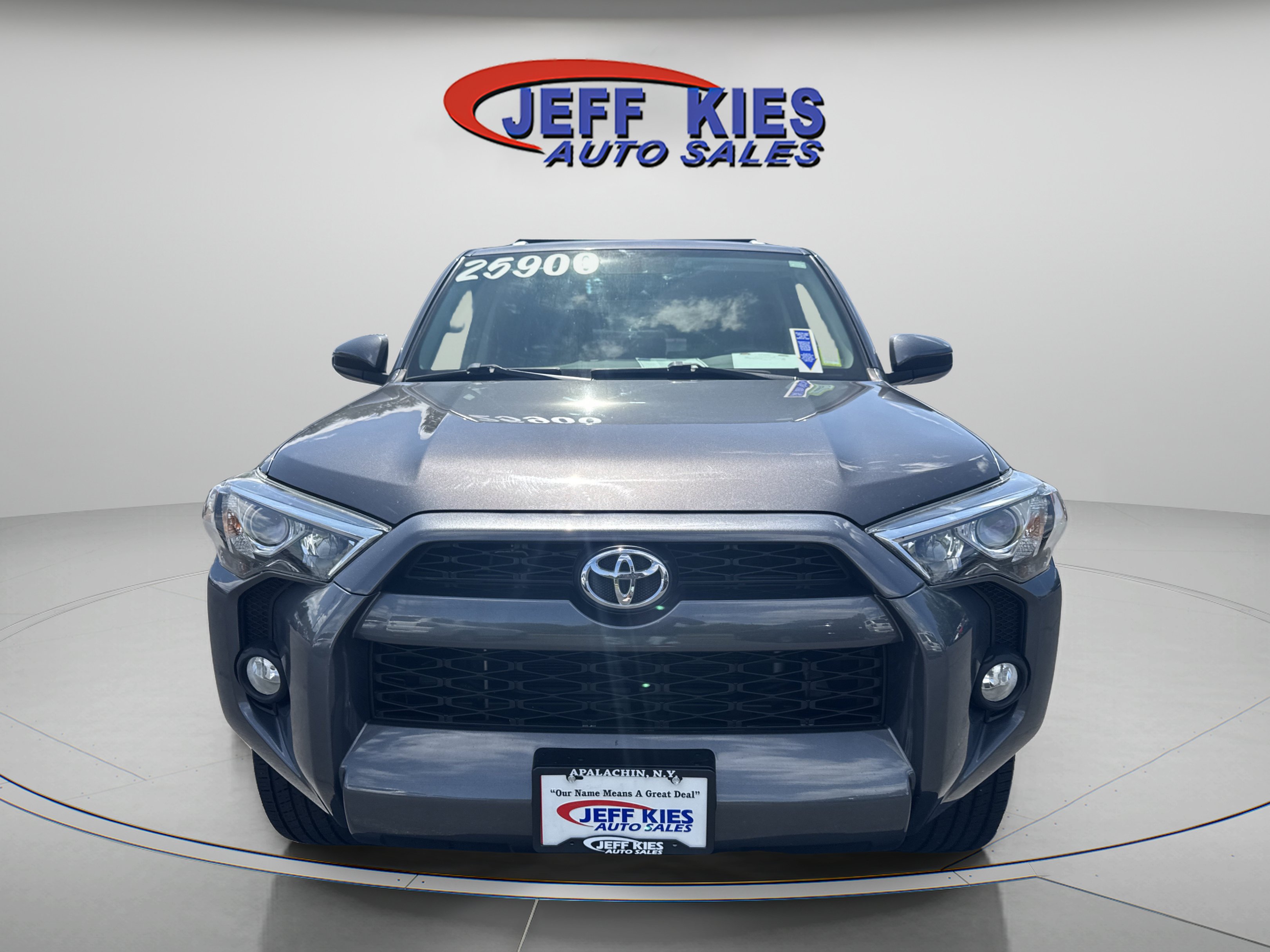 Used 2016 Toyota 4Runner SR5 AWD/4WD image 2