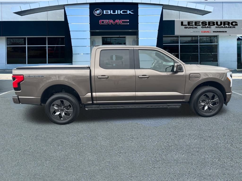 Used 2022 Ford F150 Lightning Lariat image 8