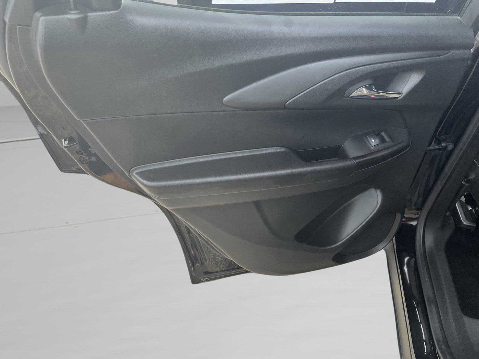 Used 2023 Chevrolet TrailBlazer RS w/ Sun and Liftgate Package image 20