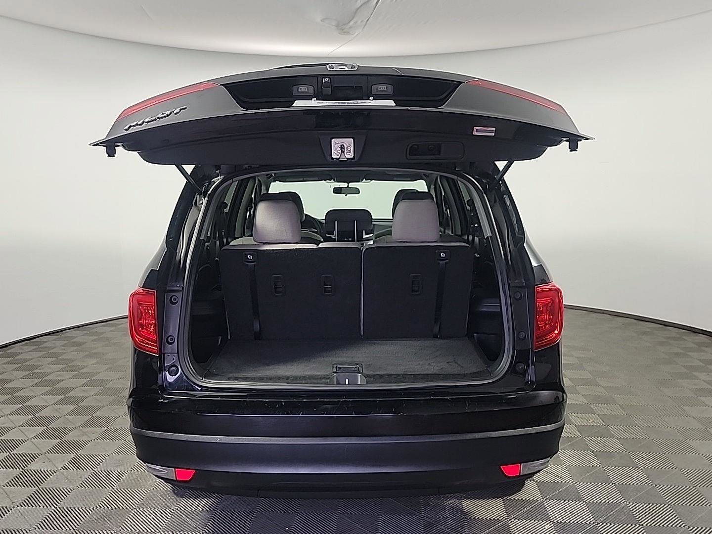 Certified 2017 Honda Pilot EX image 8