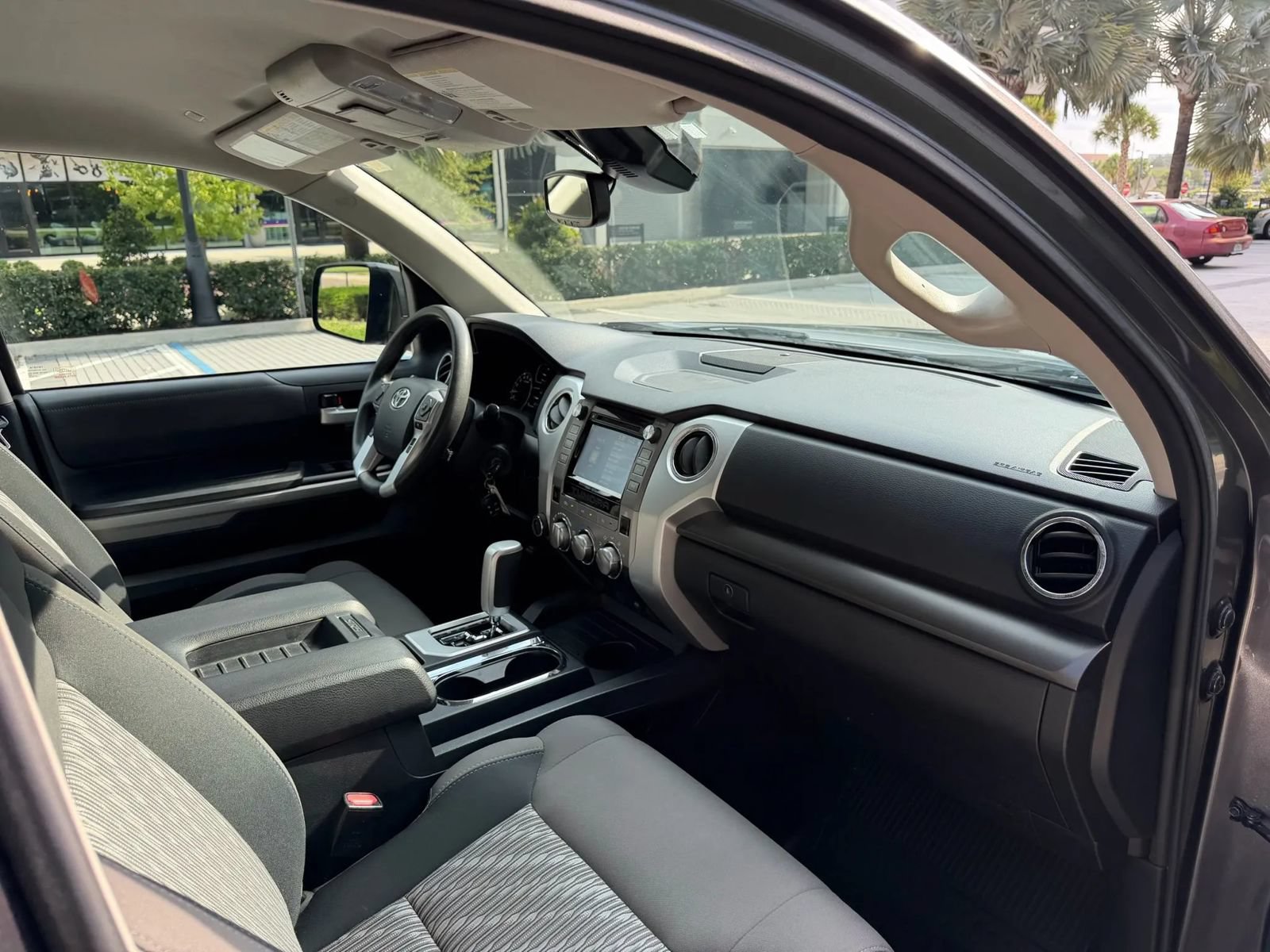Used 2019 Toyota Tundra SR5 w/ Convenience Package AWD/4WD image 15