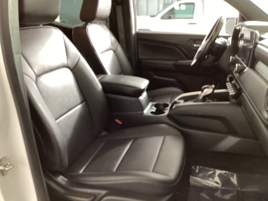Used 2023 Chevrolet Colorado LT w/ LT Convenience Package III AWD/4WD image 19