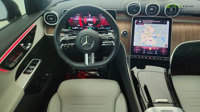 Used 2025 Mercedes-Benz GLC 350e 4MATIC w/ AMG Line image 38