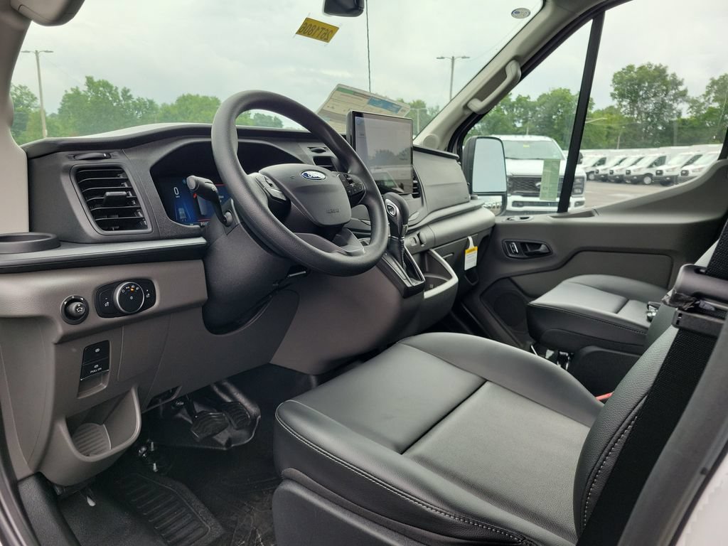 New 2026 Ford Transit 250 148 Medium Roof w/ Load Area Protection Package RWD image 26