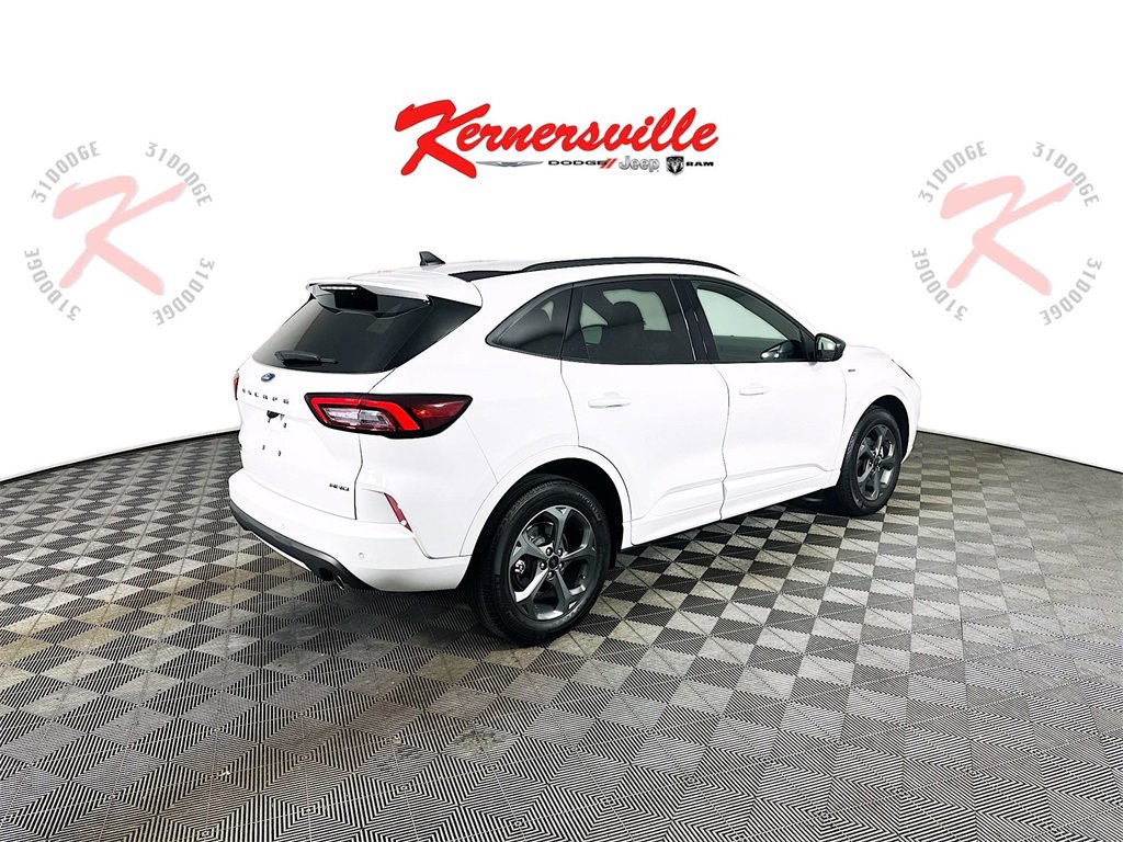 Used 2023 Ford Escape ST-Line w/ Tech Pack #1 image 7